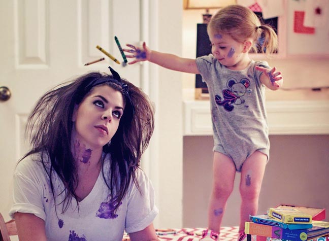 Mother captures chaotic life with toddler in fun photo series, Jan 2015